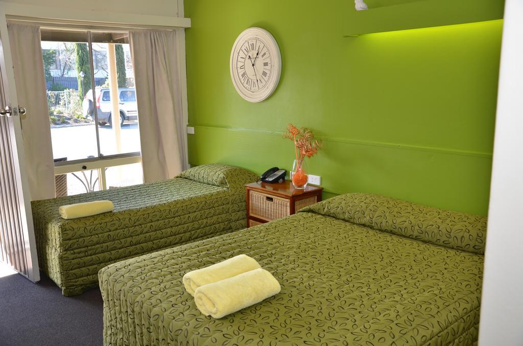 Warwick Motor Inn Luaran gambar