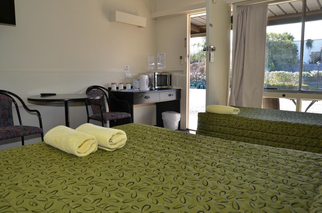 Warwick Motor Inn Luaran gambar