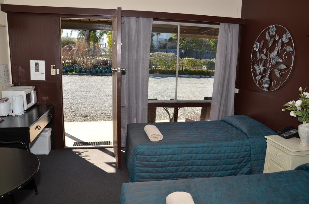 Warwick Motor Inn Luaran gambar
