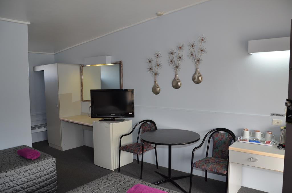 Warwick Motor Inn Luaran gambar