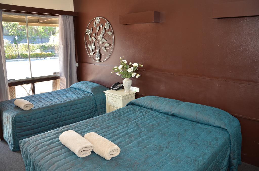 Warwick Motor Inn Luaran gambar
