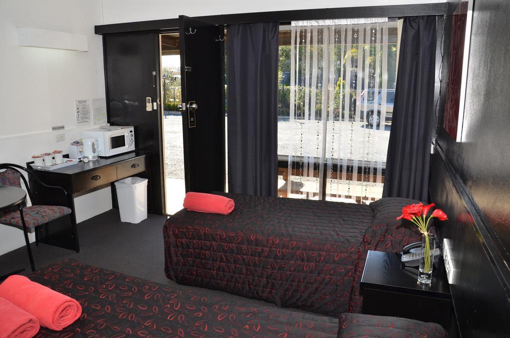 Warwick Motor Inn Luaran gambar