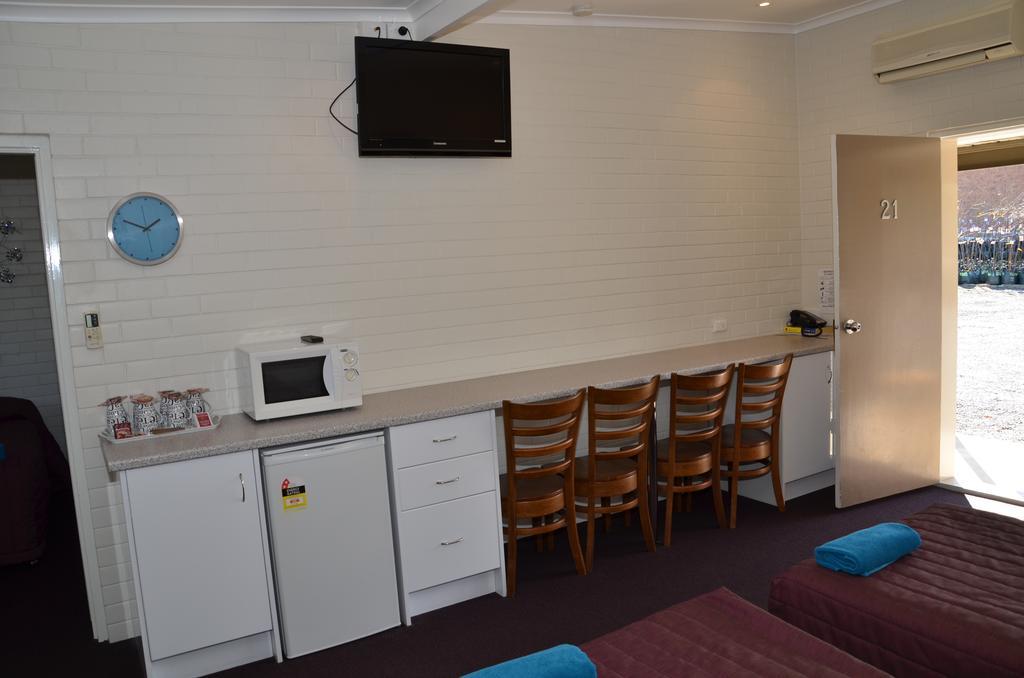 Warwick Motor Inn Bilik gambar