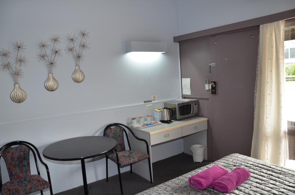 Warwick Motor Inn Luaran gambar