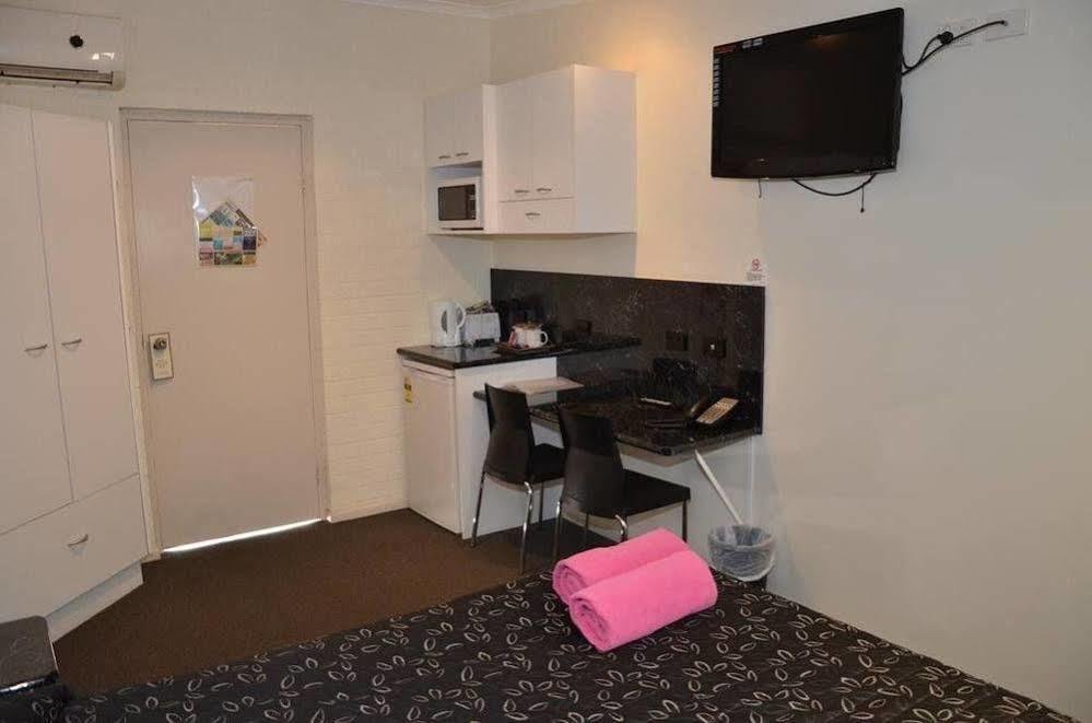 Warwick Motor Inn Luaran gambar